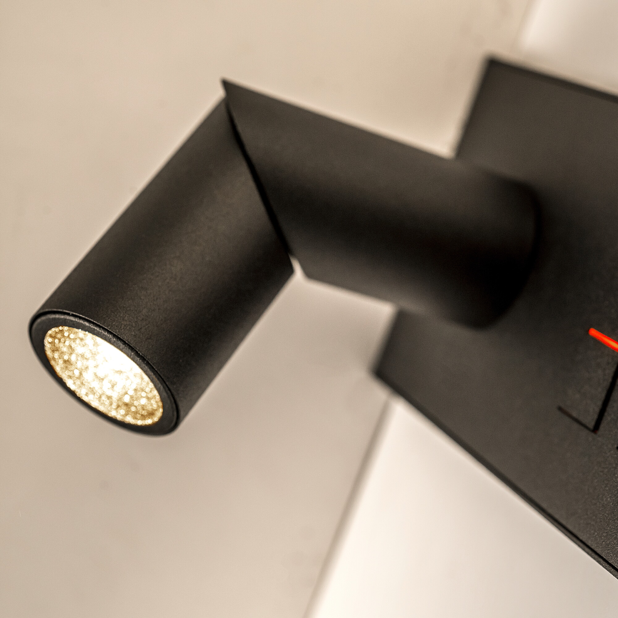 Microscoop Textured Black