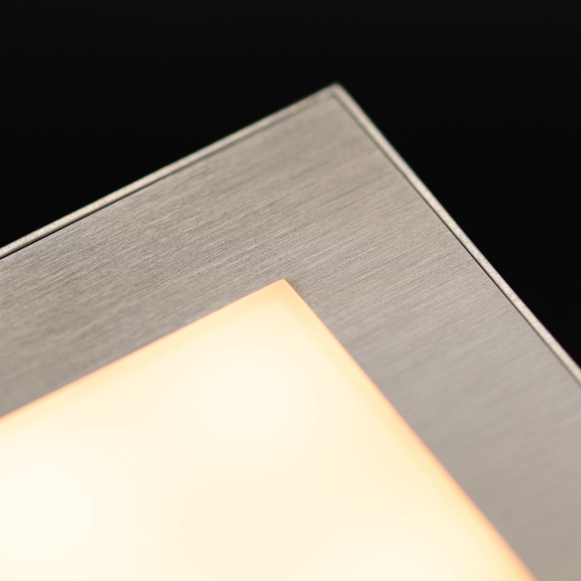 Q Light Nickel