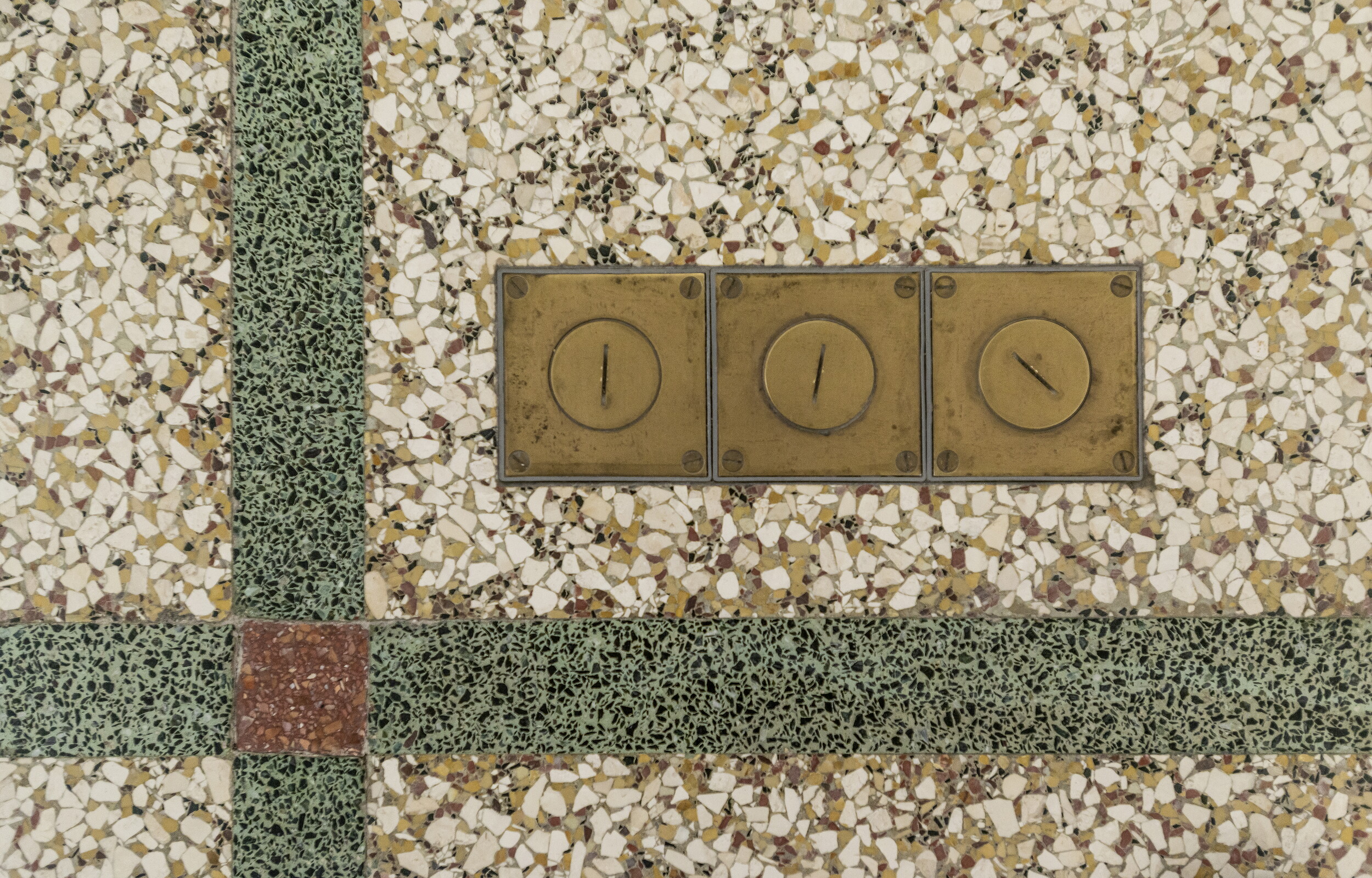 Eperon d'or ARPI IP64 Brushed Brass