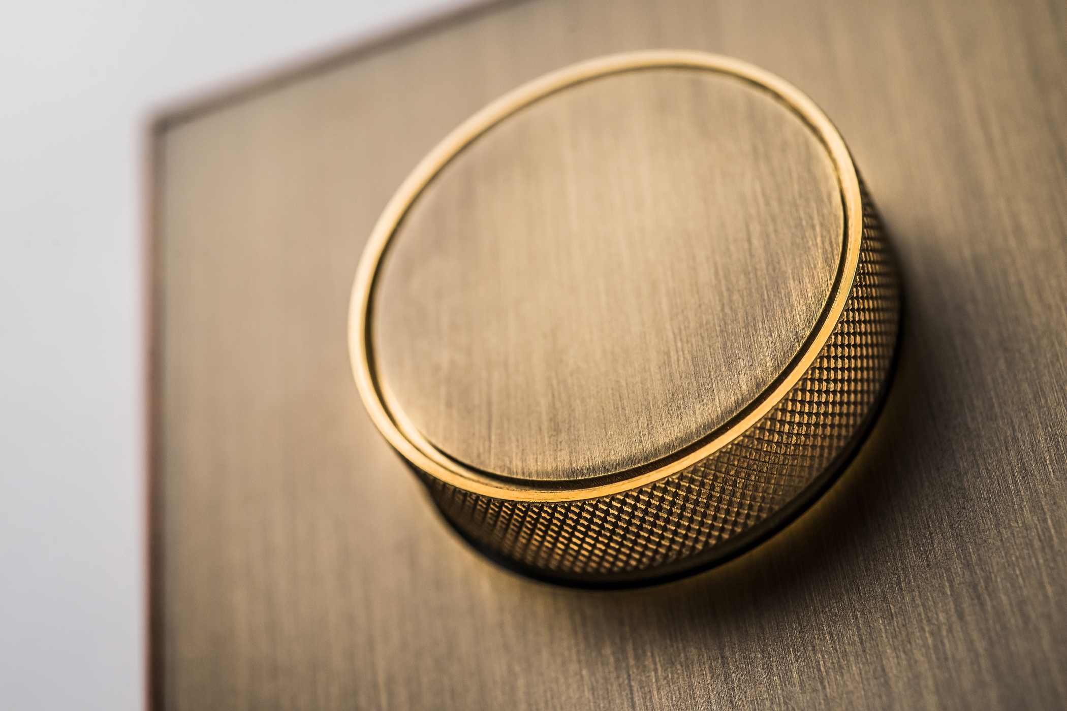 Dimmer Knurl Bronze Antique