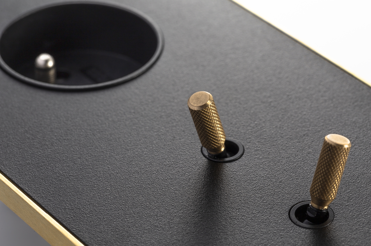 Circum Cockpit Knurl Textured Black