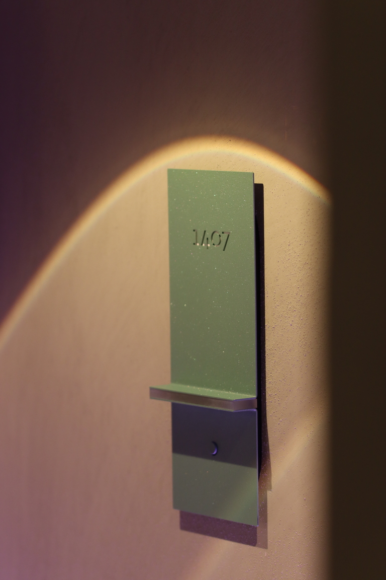 Cosmopolitan Roomnumber Mint